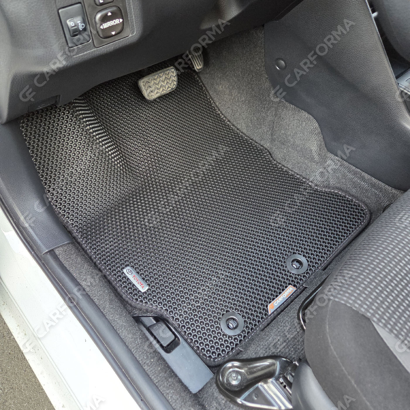 Коврики на Toyota Yaris L 2013&nbsp;-&nbsp;2026 в Владивостоке