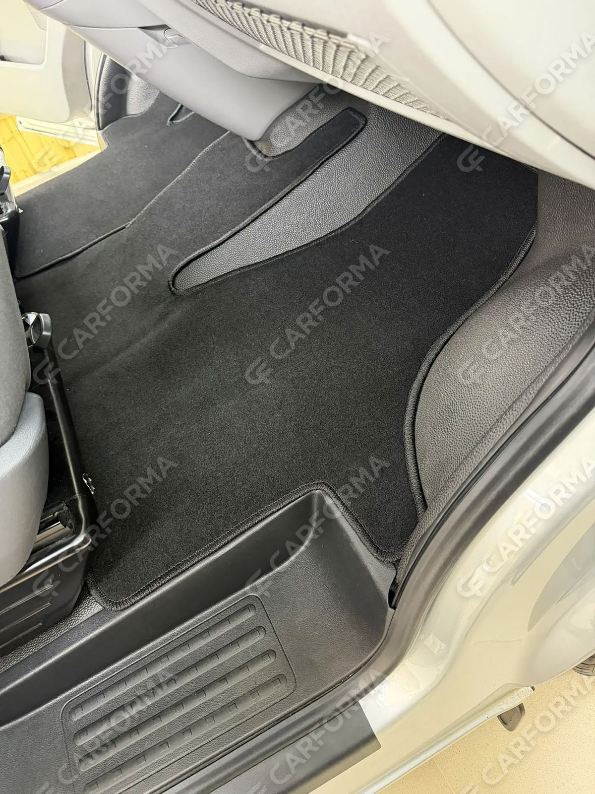 Коврики на Volkswagen Caravelle (T5) 2003&nbsp;-&nbsp;2015 в Владивостоке