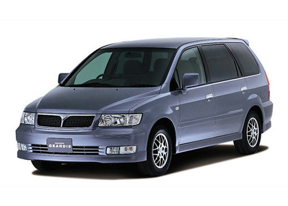 Коврики на Mitsubishi Chariot Grandis 1997 - 2003 в Владивостоке