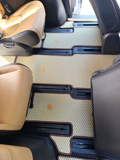 Ворсовые коврики на KIA Carnival IV корейская сборка 2020 - 2025 в Владивостоке