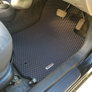 Коврики на Toyota Vitz I 1998 - 2005 в Владивостоке Коврики на Toyota Vitz I 1998 - 2005 в Владивостоке