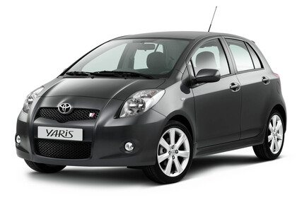 Коврики на Toyota Yaris II 2005 - 2011 в Владивостоке