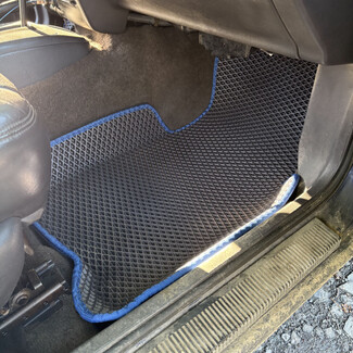 Коврики на Jeep Grand Cherokee (ZJ) 1992 - 1999 в Владивостоке Коврики на Jeep Grand Cherokee (ZJ) 1992 - 1999 в Владивостоке