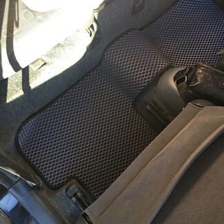 Коврики на Toyota Vitz I 1998 - 2005 в Владивостоке Коврики на Toyota Vitz I 1998 - 2005 в Владивостоке